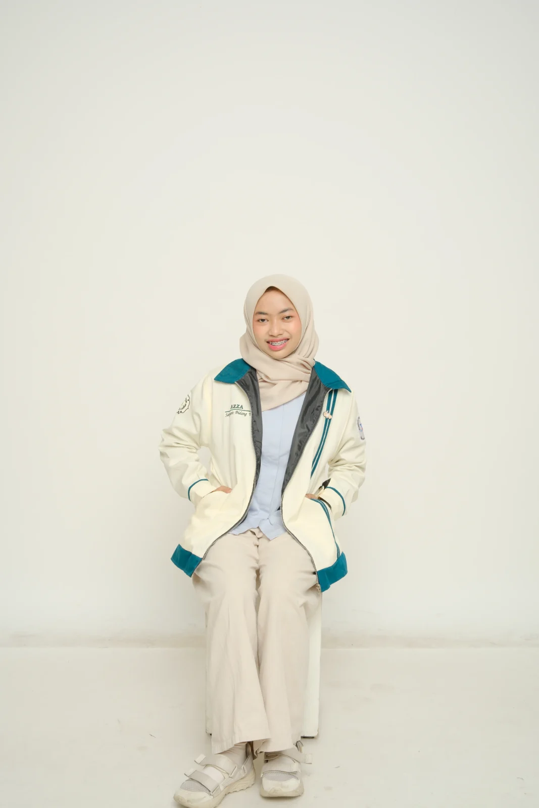 Azza Noor Arieva